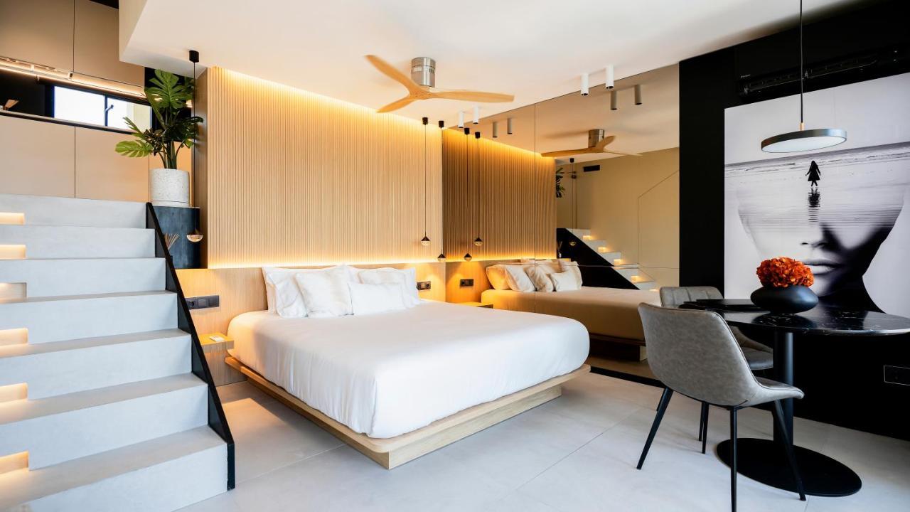 Aloha Apartamentos - Primera Linea De Playa - Vista Al Mar ベナルマデナ エクステリア 写真
