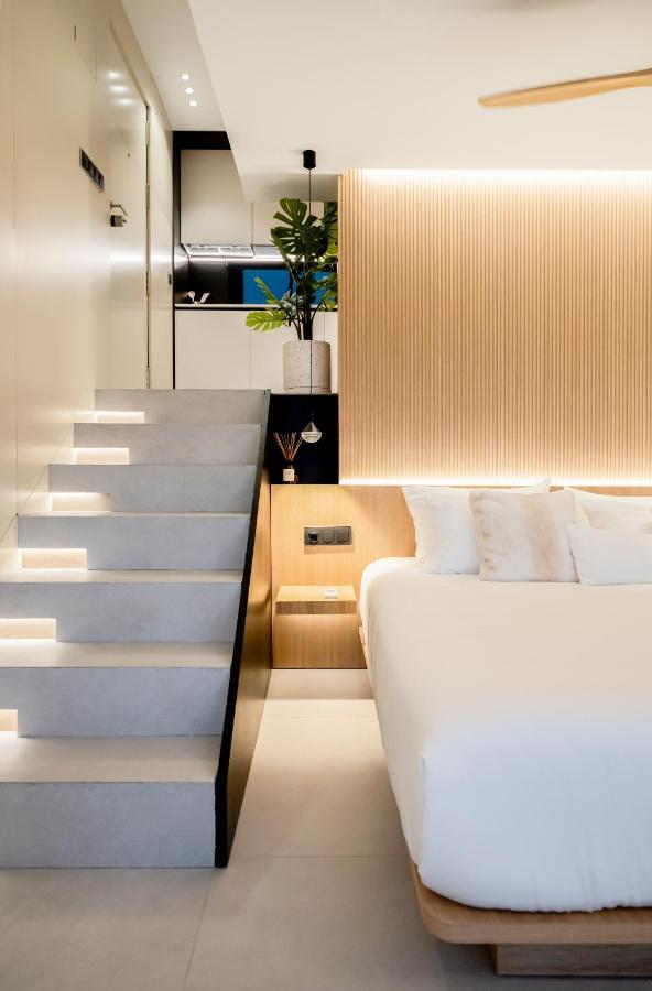 Aloha Apartamentos - Primera Linea De Playa - Vista Al Mar ベナルマデナ エクステリア 写真