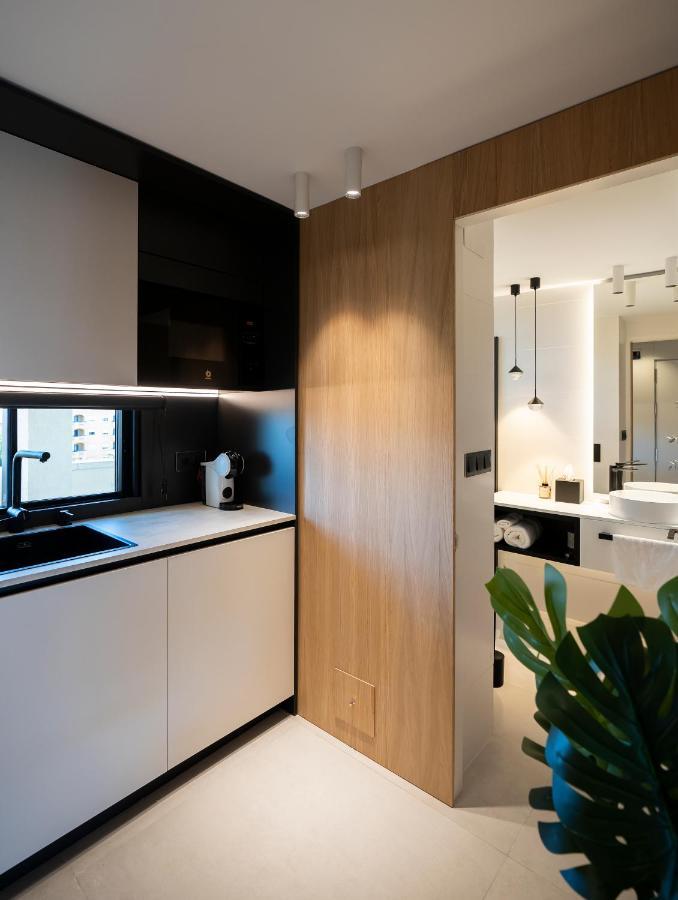 Aloha Apartamentos - Primera Linea De Playa - Vista Al Mar ベナルマデナ エクステリア 写真